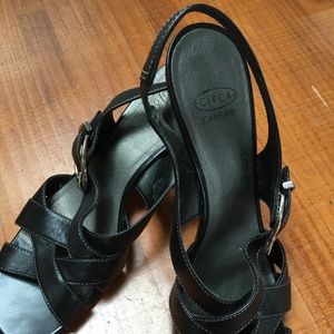Women’s dress sandal